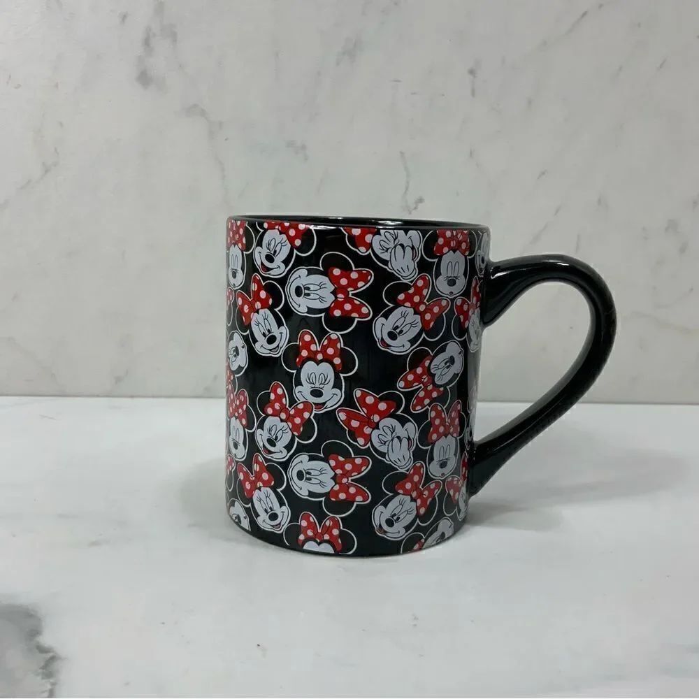 DISNEY all over Minnie Mouse coffee mug